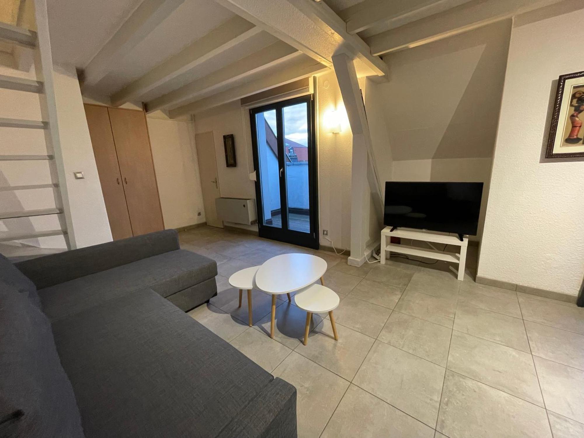 Fathala - Appartement Lumineux En Dernier Etage - Face A La Gare Routiere Sarrebourg Luaran gambar